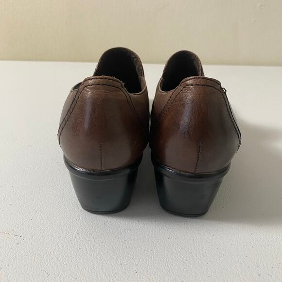 Clarks Sz 8.5 W Partridge Brown Leather Slip On Loafer Heeled Boots Comfort Clog - Picture 4 of 14